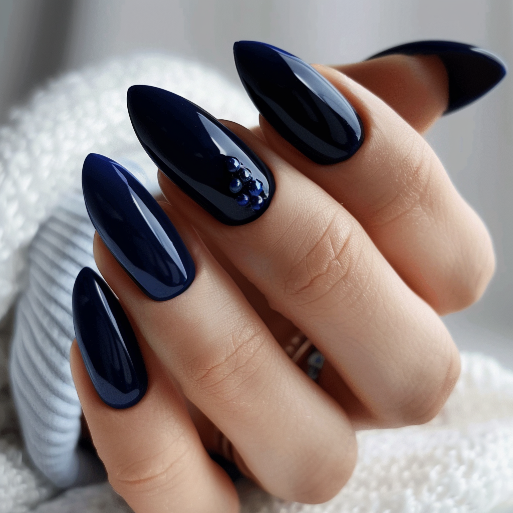 navy-blue-nails