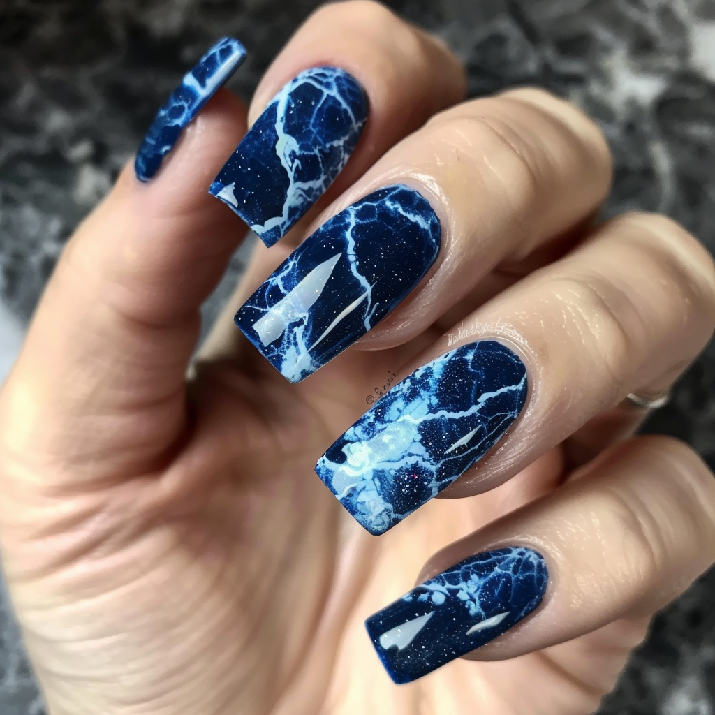 navy-blue-nails