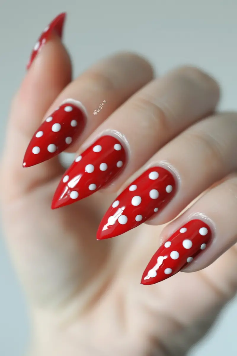 red-summer-nails